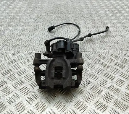 BMW 2 F44 Rear brake caliper 1543679 9317092