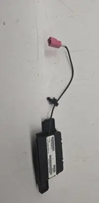 Chrysler Pacifica Antenna control unit P68186558AA 17122