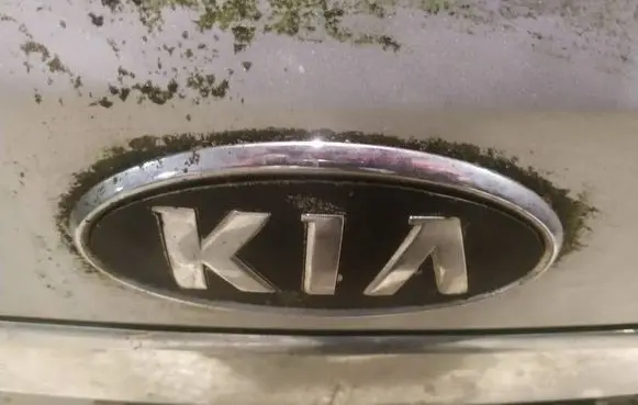KIA Sorento Manufacturer badge logo/emblem 