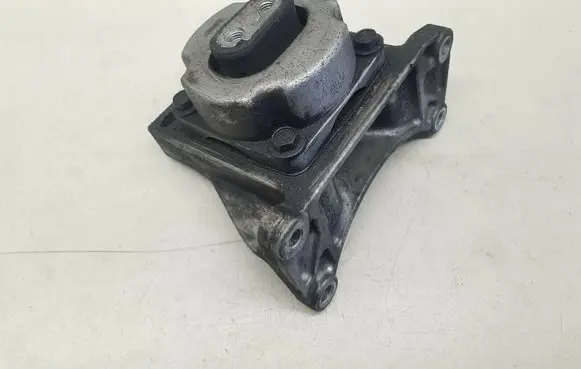 Chrysler 300 - 300C Gearbox mount 04578062AC