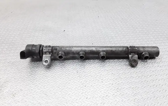 Chrysler 300 - 300C Fuel main line pipe A6110780449 A6420700495