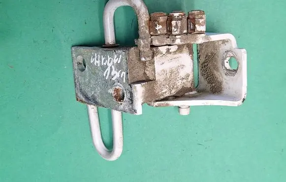 Volkswagen Caddy Front door lower hinge 1T08314110