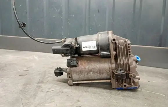 Mercedes-Benz Sprinter W907 W910 Air suspension compressor/pump a1716