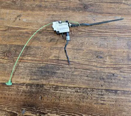 BMW 3 E90 E91 Fuel tank cap lock 67116985880 6985880