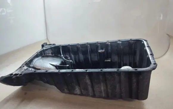 Mercedes-Benz Sprinter W901 W902 W903 W904 Oil sump R6110140902
