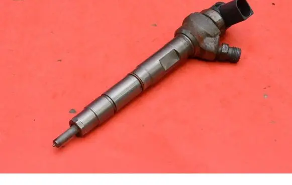 Volkswagen PASSAT CC Fuel injector 0445110369