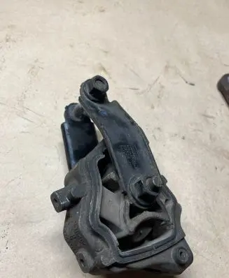 Volvo XC60 Engine mount bracket 6G926P082AB 30671219 Tr8070m18