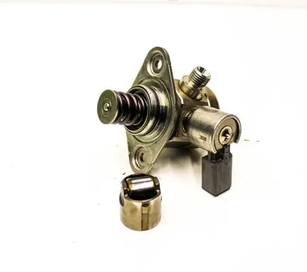 BMW 5 GT F07 Fuel injection high pressure pump 7595339