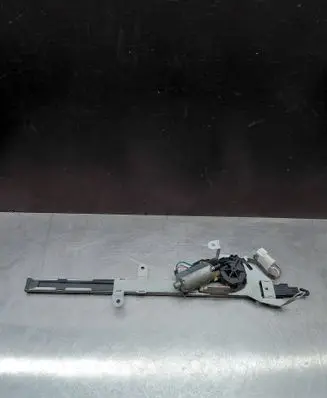 Mercedes-Benz CLK A209 C209 Seat belt adjustment motor 2038600182 0132004318
