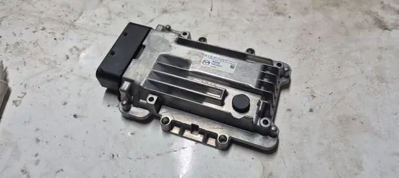 Mazda CX-7 Reducing agents exhaust control unit 0281020137 R2AX18701F