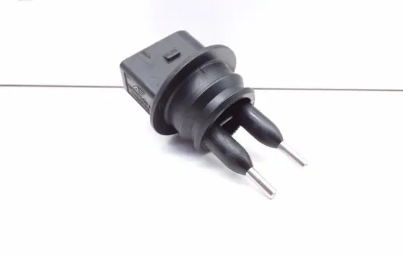 Volkswagen PASSAT B5.5 Windshield washer fluid level sensor 95VW17K656AA 7M0919376