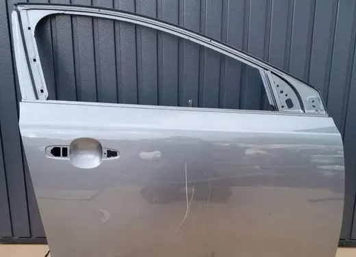 Volvo V40 Front door
