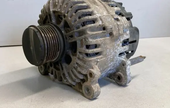 Skoda Octavia Mk2 (1Z) Generator/alternator 06F903023C