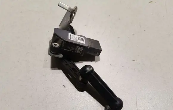 Volvo XC90 Air suspension front height level sensor 32246992