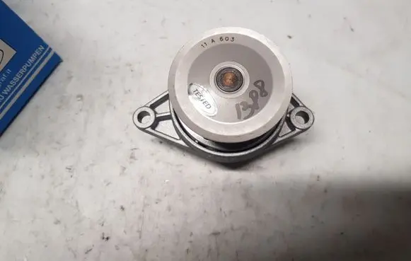 Volkswagen Polo II 86C 2F Water pump PA603 030121005N P540