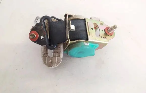 Hyundai Getz Middle seatbelt (rear) 898101c210bj 89810-1c210bj