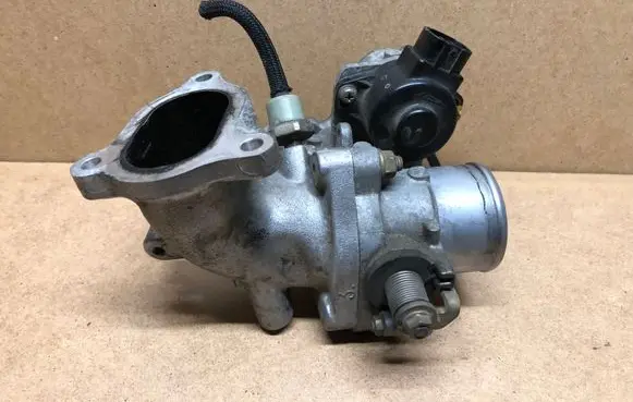 Toyota Corolla E120 E130 Throttle valve 8967221020 8942460010