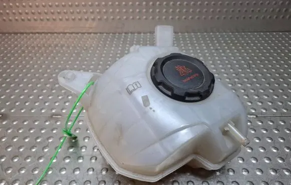 Volkswagen Polo VI Coolant expansion tank/reservoir S27705843 2Q0121407D