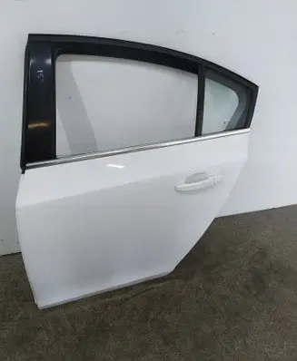 Chevrolet Cruze Front door