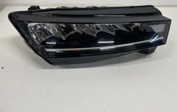 Skoda Octavia Mk4 Headlight/headlamp 5E4941016 LE18A6418 030111823200