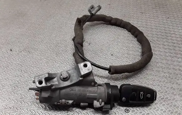 Audi A4 S4 B7 8E 8H Ignition lock 4B0905851M
