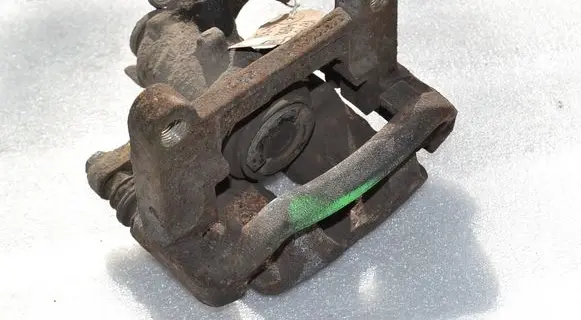 Renault Trafic III (X82) Rear brake caliper 7701056165 7701050917