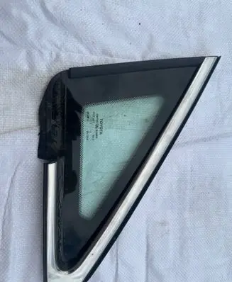 Toyota Venza Front triangle window/glass 47041791279 621100T010