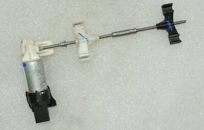 Hyundai i40 Seat adjustment motor 883003Z240V2F 883103Z280