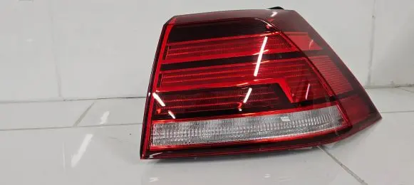 Volkswagen Golf VII Rear/tail lights 5G0945096Q L90120960