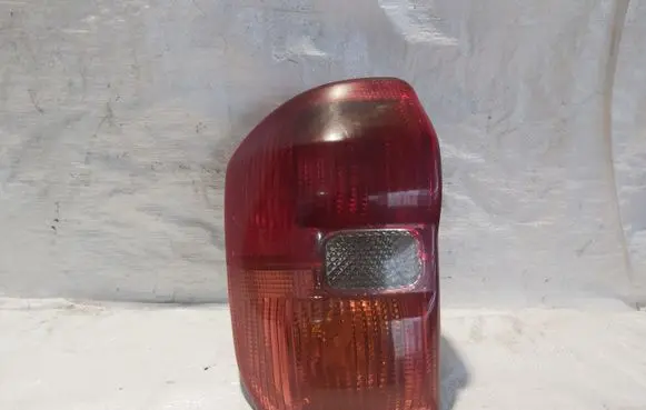 Toyota RAV 4 (XA20) Rear/tail lights