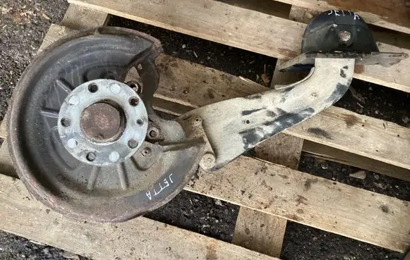 Volkswagen Jetta V Rear wheel hub spindle/knuckle 26120KKLCN 1K0505226H