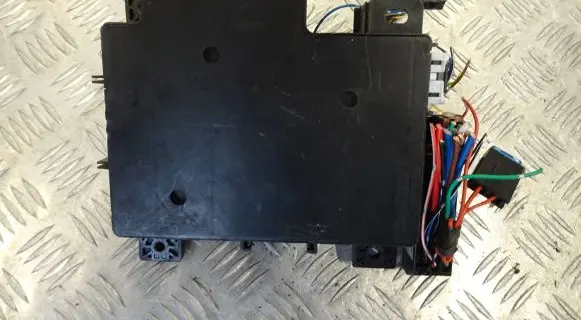 Mitsubishi Outlander Fuse module 8637A318