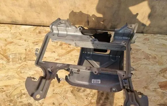 Honda Civic Hybrid/electric vehicle battery bracket 