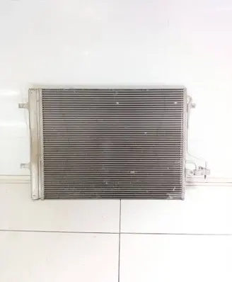 Ford Focus Coolant radiator 8V6119710FC M143212