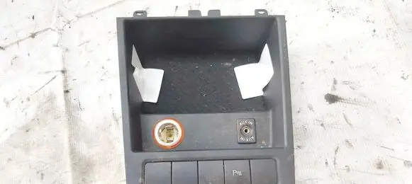 Volkswagen Jetta VI Cigarette lighter 5c8857925