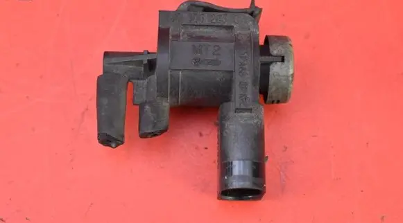 Volkswagen Transporter - Caravelle T5 Vacuum valve 1J0906283C