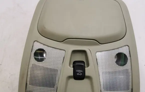 Volvo XC90 Front seat light 5043341 8685433 033300002075