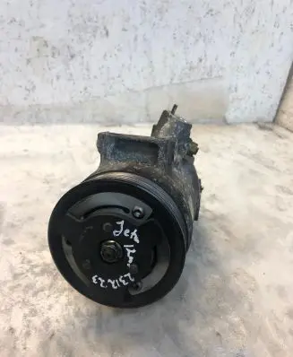 Volkswagen Jetta VI Air conditioning (A/C) compressor (pump) 5n0820803c
