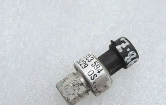 Opel Zafira C Air conditioning (A/C) pressure sensor 13502758 1236587