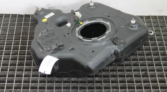 Audi A6 S6 C7 4G AdBlue liquid reservoir 4G0131877H