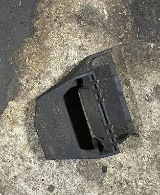 BMW 5 E39 Radiator mount bracket 17111737706