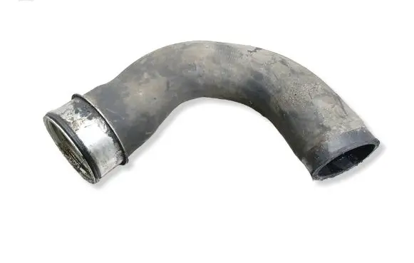 Volkswagen PASSAT B6 Intercooler hose/pipe 