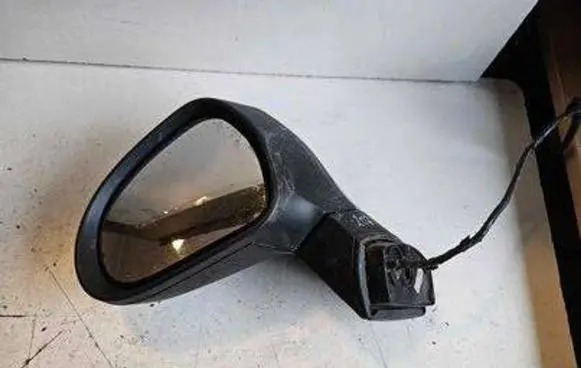 Front door electric wing mirror