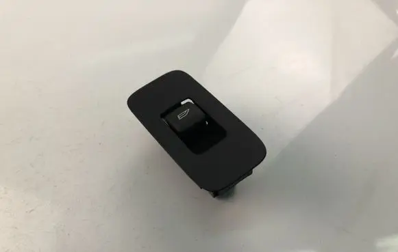 Volvo V70 Electric window control switch 31394840