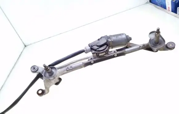 Mazda 5 Front wiper linkage and motor 113A2