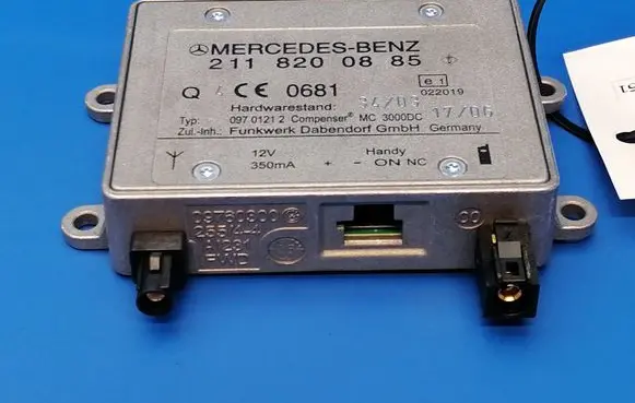 Mercedes-Benz E W211 Bluetooth control unit module 2118200885
