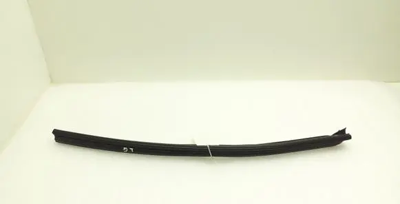 Audi A4 S4 B9 Rubber seal rear door window/glass 8W0839479