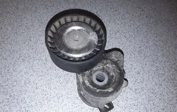 BMW 5 E60 E61 Alternator belt tensioner 11287838797