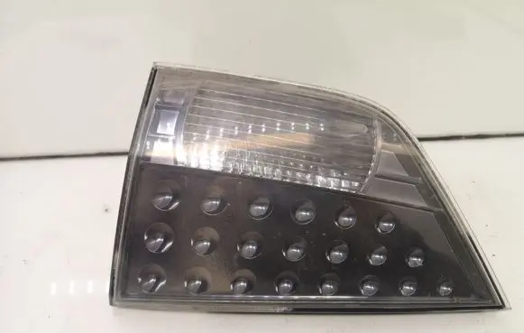 Mitsubishi Outlander Tailgate rear/tail lights
