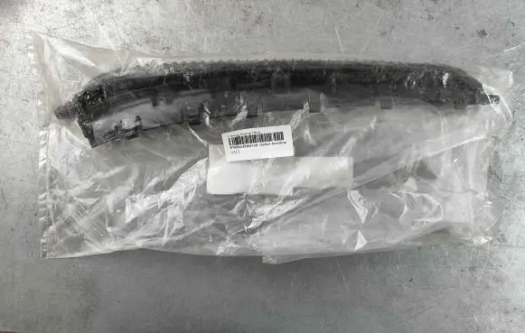 Porsche Panamera (970) Fender mounting bracket 970504354011e0 970504354001E0